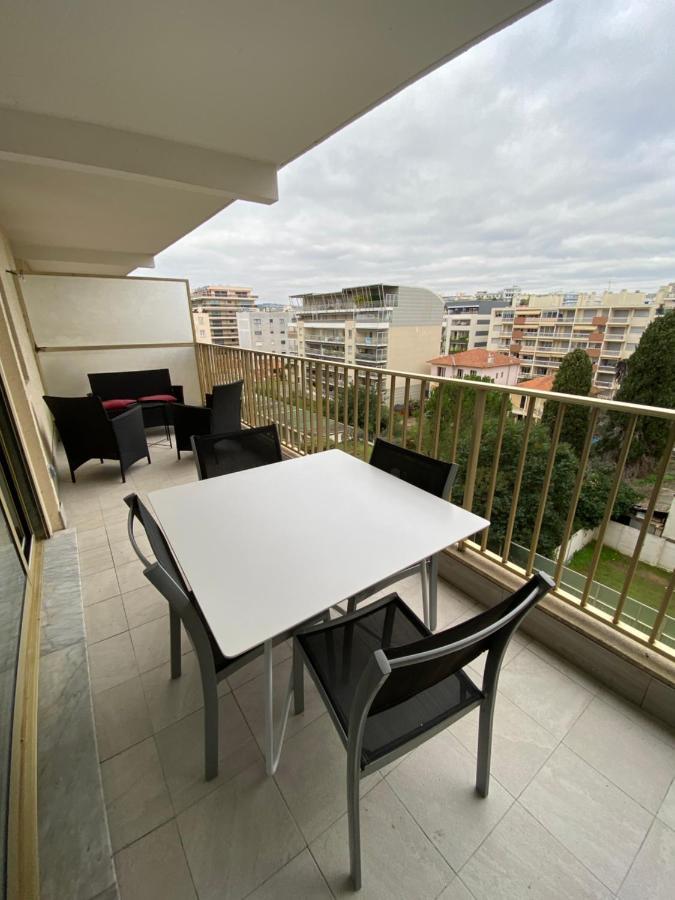 Superbe Appartement Renove A Neuf A 100M De La Mer Juan-les-Pins Exterior foto